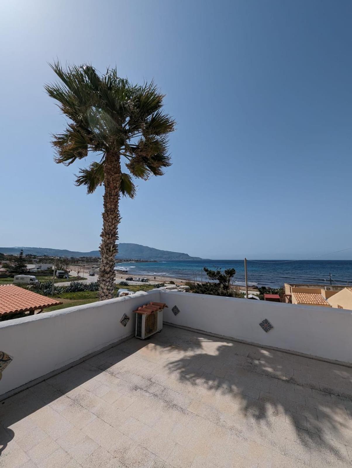Villa Baia Di Cornino クストナーチ エクステリア 写真