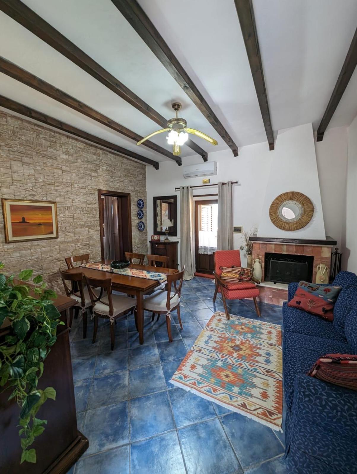 Villa Baia Di Cornino クストナーチ エクステリア 写真